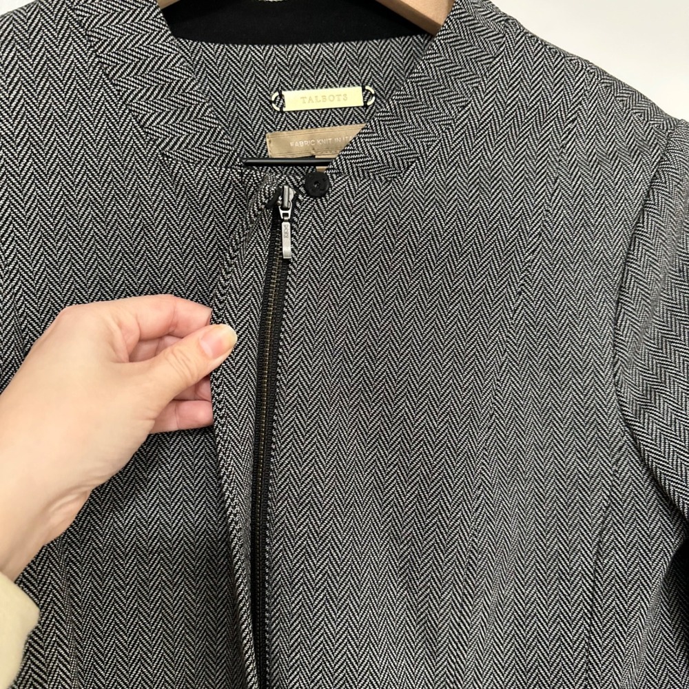 TALBOTS | Italian Luxe Knit Herringbone Front‎ Zip Collarless Blazer Jacket, 8 - Picture 6 of 8